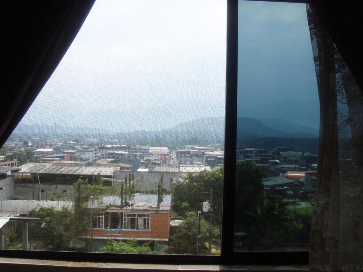Hostal Limoncocha Тена Экстерьер фото
